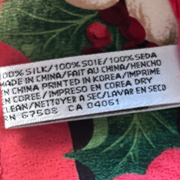 Dillard’s Scarf By Elaine Gold Collection XIIX Red & Green Poinsettia Scarf NICE - Picture 5 of 5
